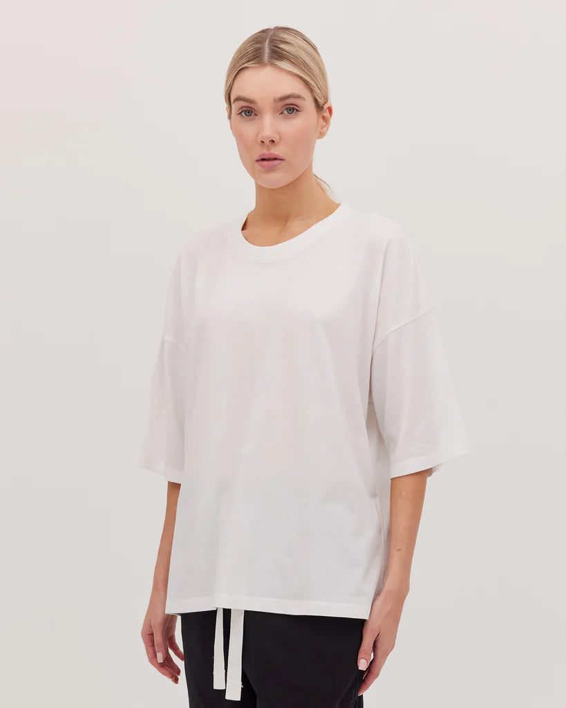 Cloth & Co. - Oversized tee. White.