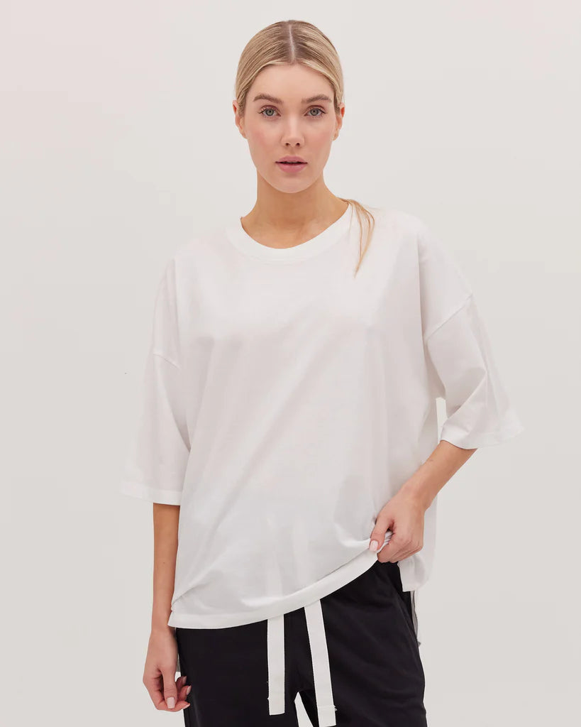 Cloth & Co. - Oversized tee. White.