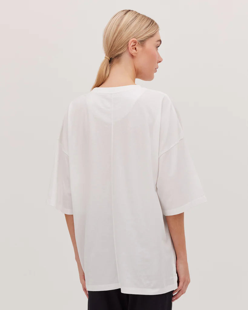 Cloth & Co. - Oversized tee. White.