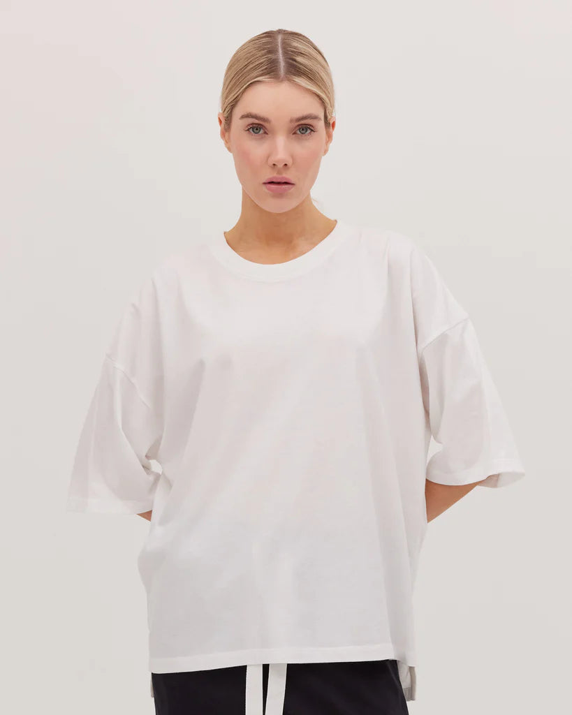 Cloth & Co. - Oversized tee. White.